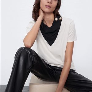 T-shirt with contrast neckline